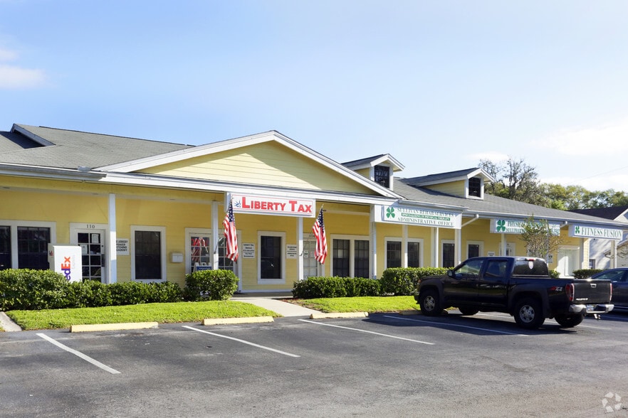 114 E Bloomingdale Ave, Brandon, FL for lease - Building Photo - Image 3 of 12