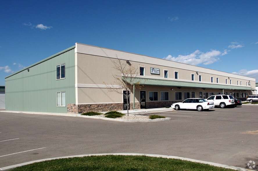 502-516 W 66th St, Loveland, CO for lease - Building Photo - Image 2 of 4