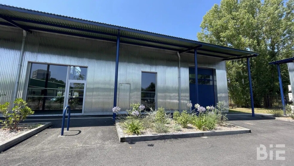 Flex in Le Bouscat for sale - Building Photo - Image 1 of 3