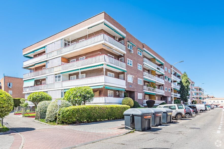 Multifamily in Madrid, Madrid for sale - Primary Photo - Image 1 of 1