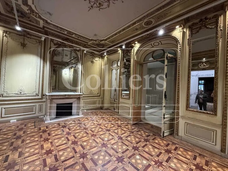 Office in Marseille for lease - Interior Photo - Image 2 of 3