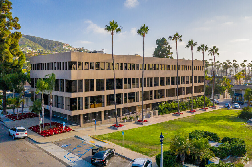 2223 Avenida De La Playa, La Jolla, CA for sale - Building Photo - Image 1 of 1