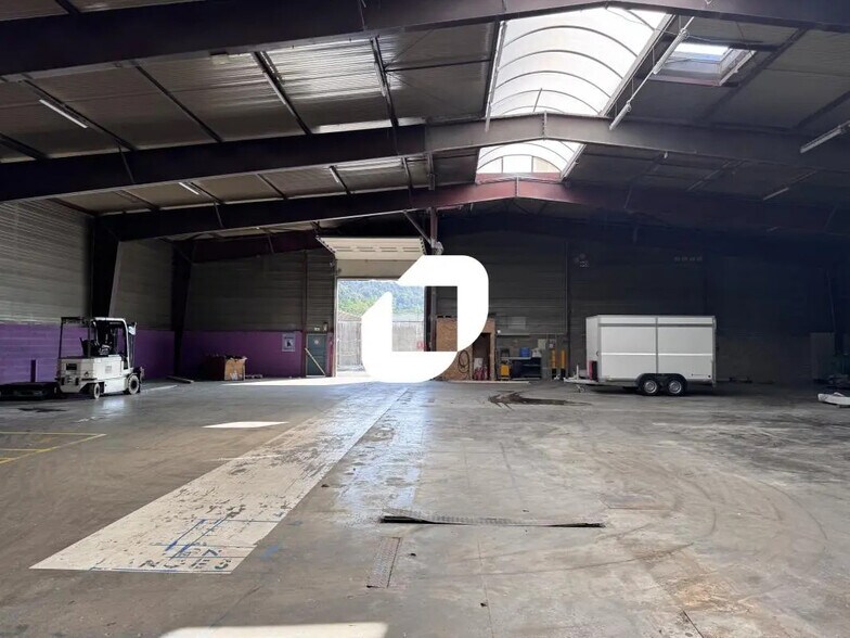 Flex in Lutzelhouse for lease - Interior Photo - Image 2 of 9