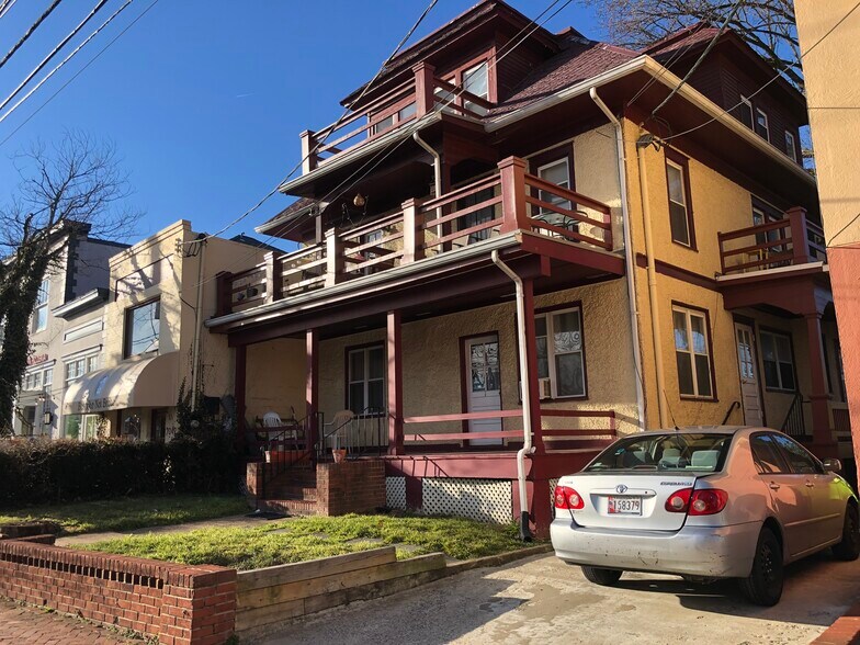 7044 Carroll Ave, Takoma Park, MD 20912