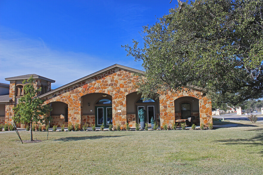 2851 Joe Dimaggio Blvd, Round Rock, TX for lease - Building Photo - Image 2 of 3