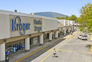 Lakeside Plaza - Bar