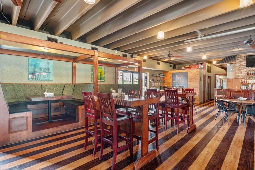 10530 FM 2673, Canyon Lake, TX for sale - Interior Photo - Image 3 of 12