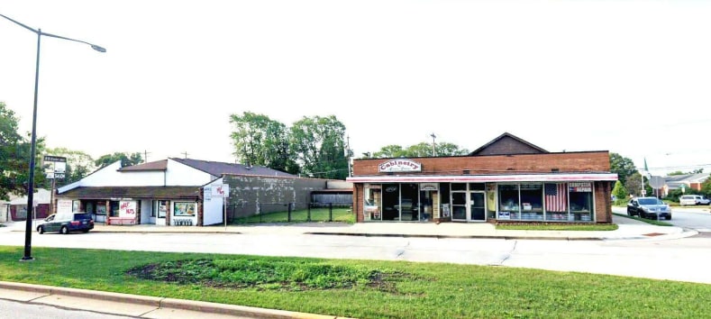 9633-9635 W Greenfield Ave, Milwaukee, WI for sale - Primary Photo - Image 1 of 4