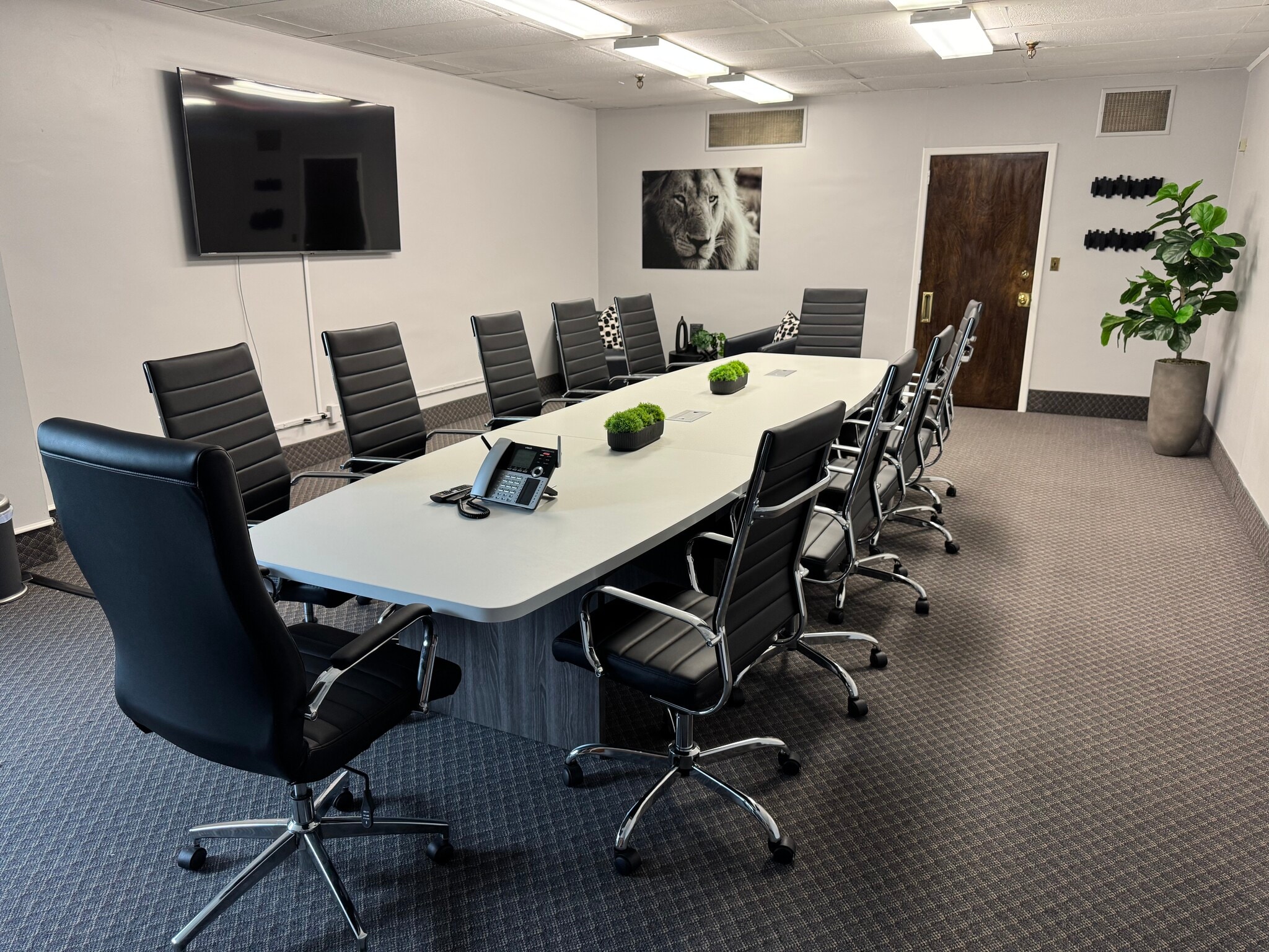 570 N Broad St, Elizabeth, NJ for lease Interior Photo- Image 1 of 4