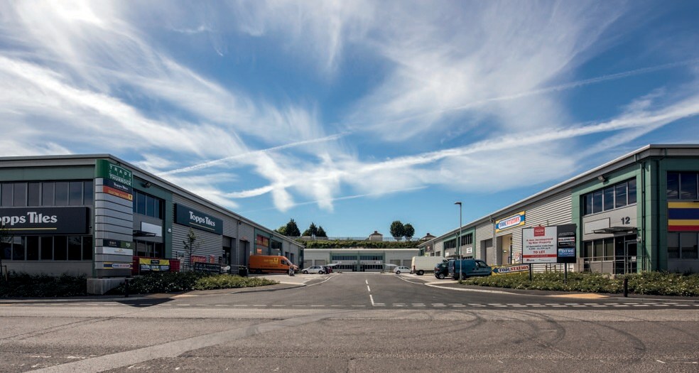 Motherwell Way, Grays for lease - Building Photo - Image 2 of 3