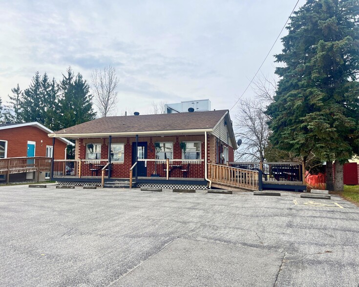 56 Yonge St S, Springwater, ON for sale - Building Photo - Image 3 of 7