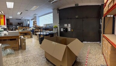 Retail in Madrid, Madrid for lease Interior Photo- Image 2 of 5