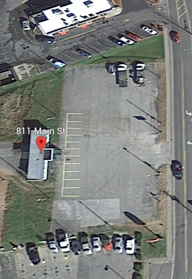 811 Main st, Chapmanville, WV 25508 Car lot