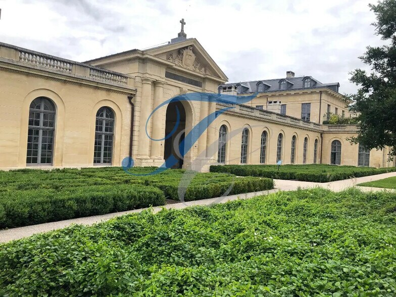 12 Rue Richaud, Versailles for lease - Building Photo - Image 1 of 8