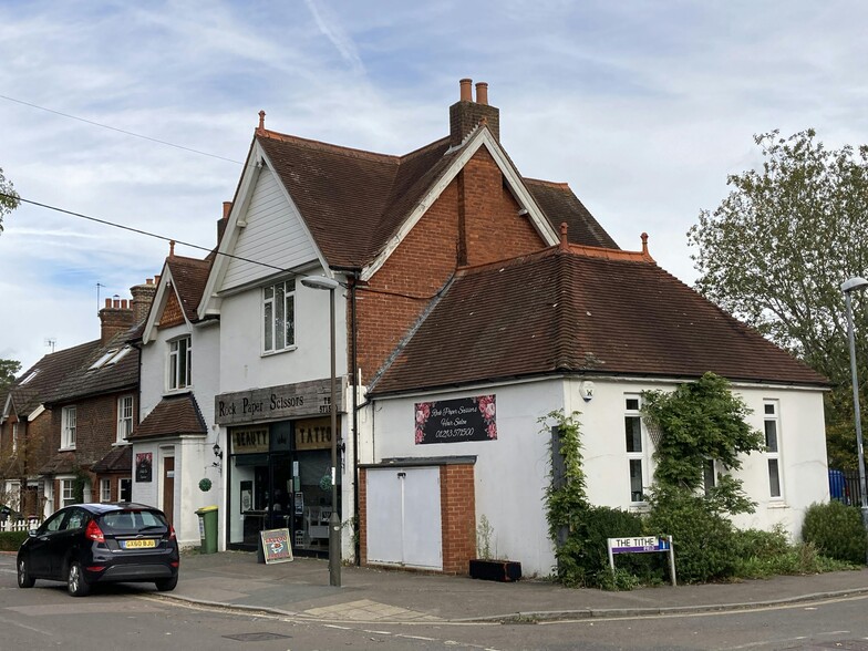 Ifield Green, Crawley for sale - Building Photo - Image 1 of 8