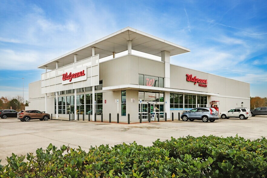 107 W Rankin Rd, Houston, TX 77090