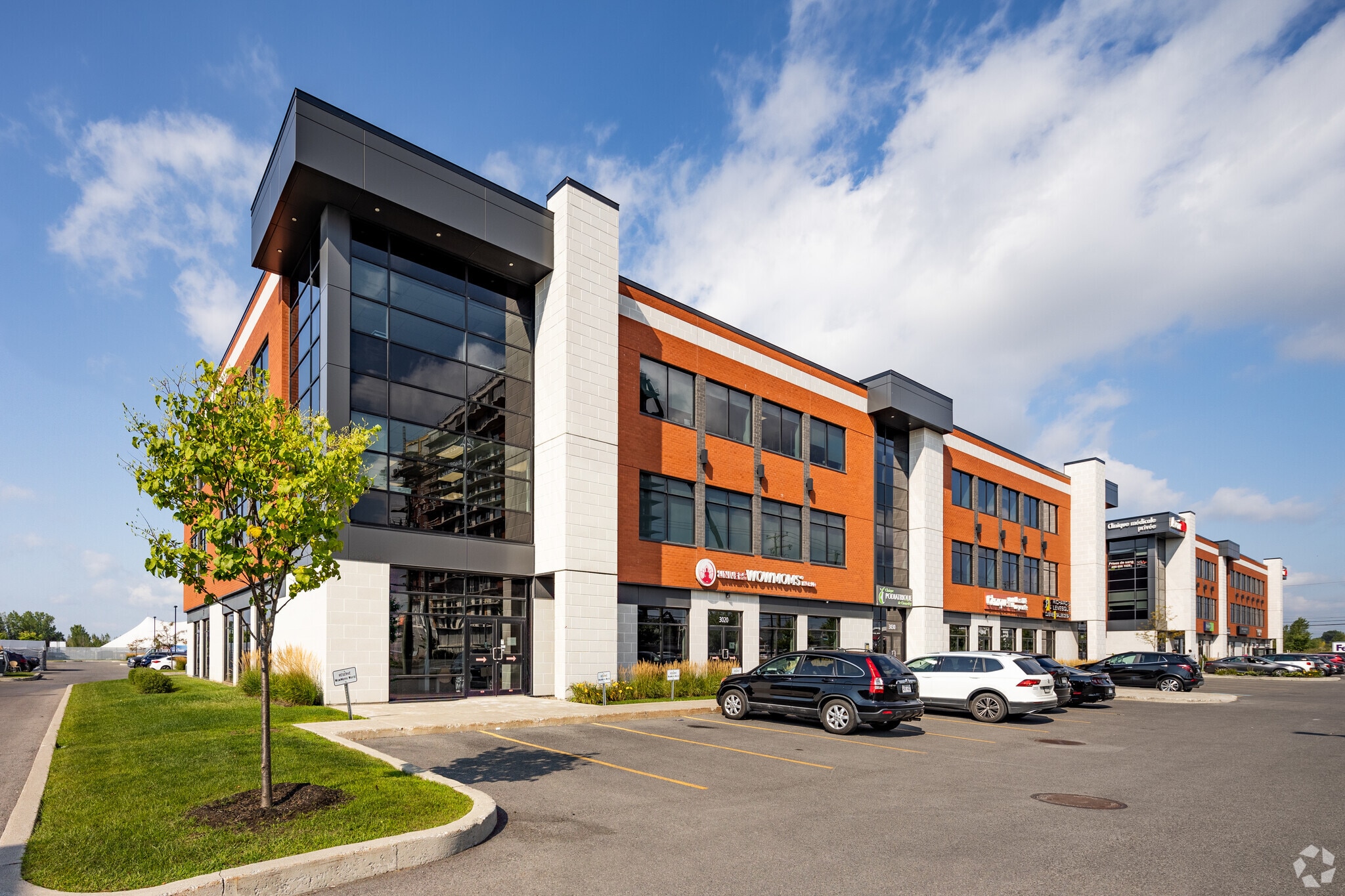 3000-3050 Boul Curé-Labelle, Laval, QC for lease Primary Photo- Image 1 of 7
