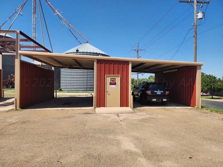 2001 E Oklahome Ave, Wheeler, TX for sale - Building Photo - Image 1 of 17