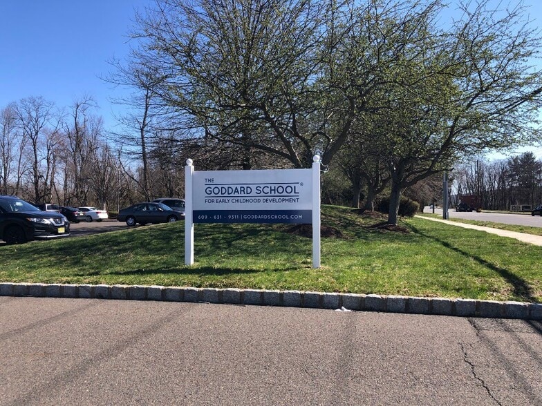 2500 Kuser Rd, Hamilton, NJ for sale - Building Photo - Image 3 of 26