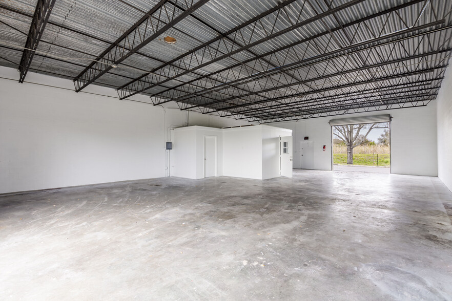 12950 58th St N, Clearwater, FL for lease - Building Photo - Image 3 of 5