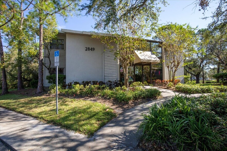 2849 Executive Dr, Clearwater, FL for sale - Building Photo - Image 1 of 7