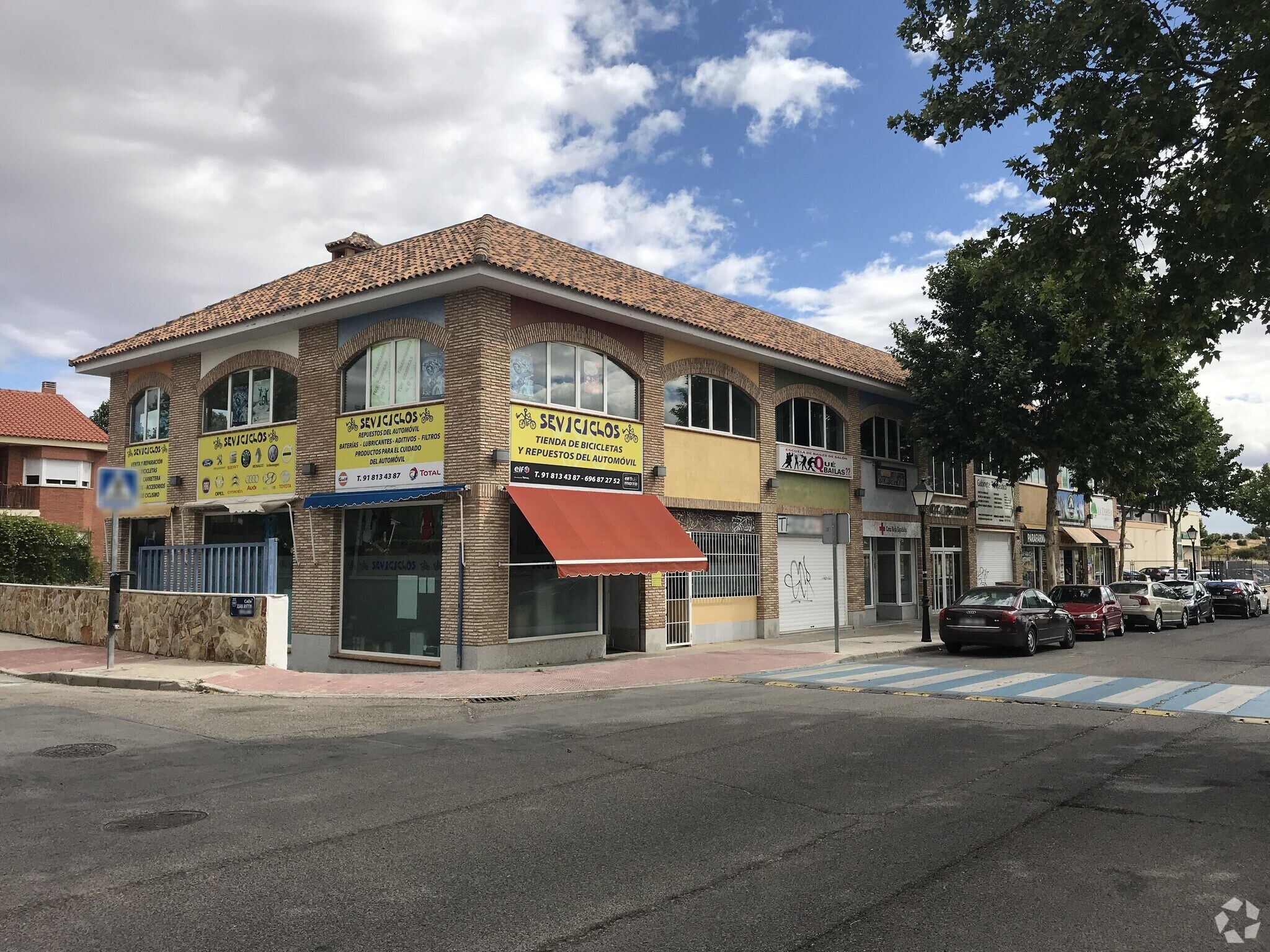 Calle José Antonio, 55, Sevilla la Nueva, Madrid for sale Primary Photo- Image 1 of 3