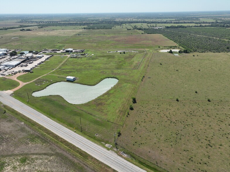 14177 E Ueckert Rd, Bellville, TX for sale - Building Photo - Image 2 of 13