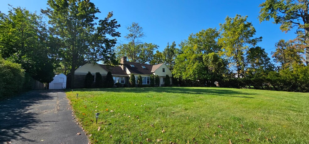 23569 Center Ridge Rd, Westlake, OH for sale - Building Photo - Image 2 of 14