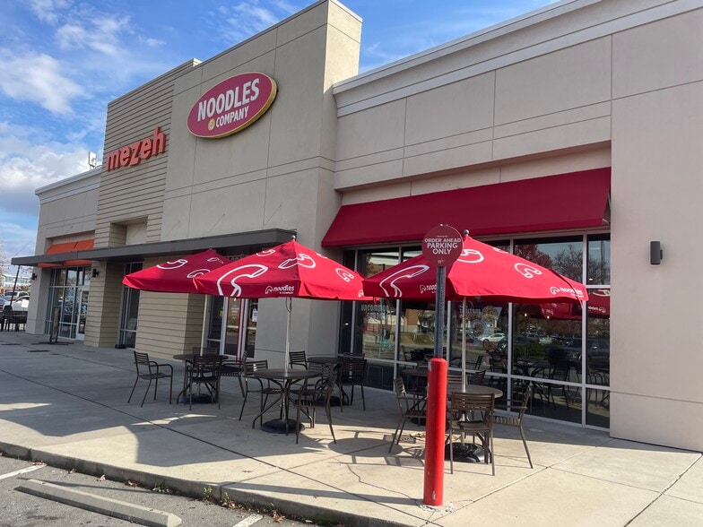 8926 JM Keynes Dr, Charlotte, NC for sale - Primary Photo - Image 2 of 8