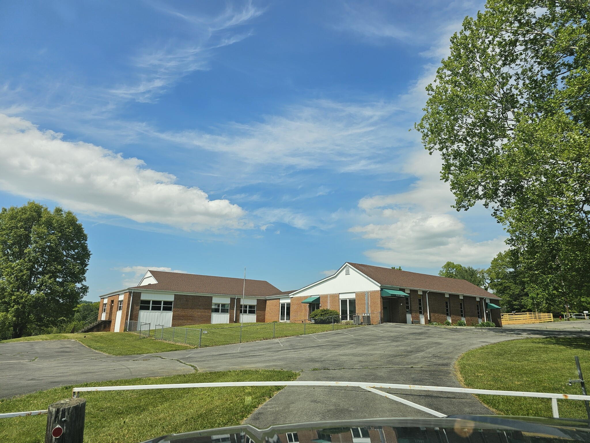 208 V I Ranch Rd, Bristol, TN for lease Building Photo- Image 1 of 3