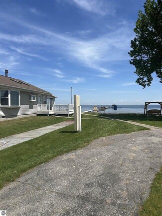 More details for 10360 West Shore Dr, Houghton Lake, MI - Hospitality for Sale