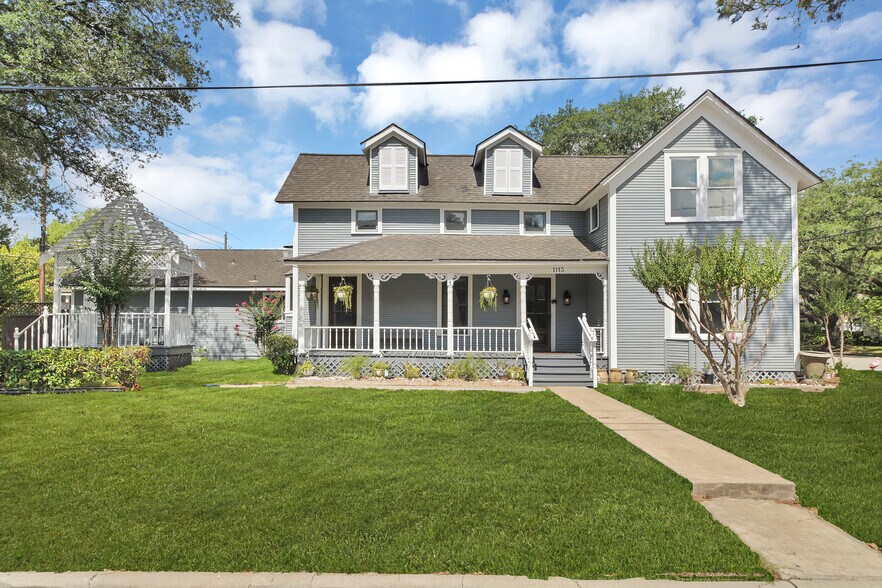 1113 Avenue B, Katy, TX 77493