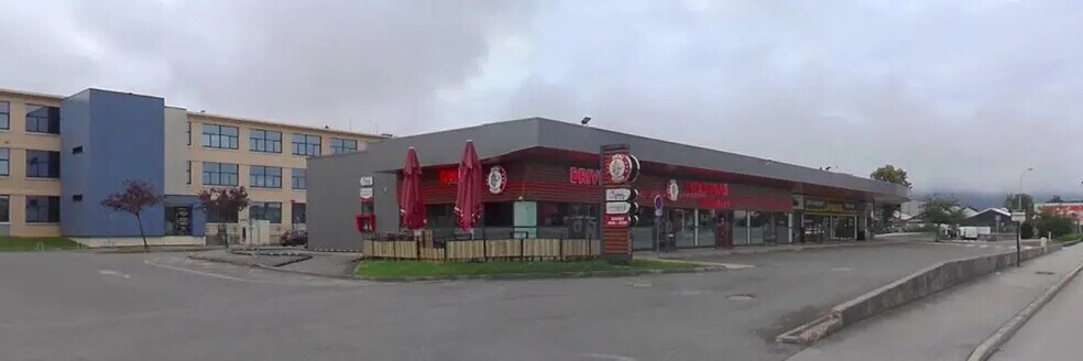 Flex in Pontarlier for lease - Building Photo - Image 2 of 4