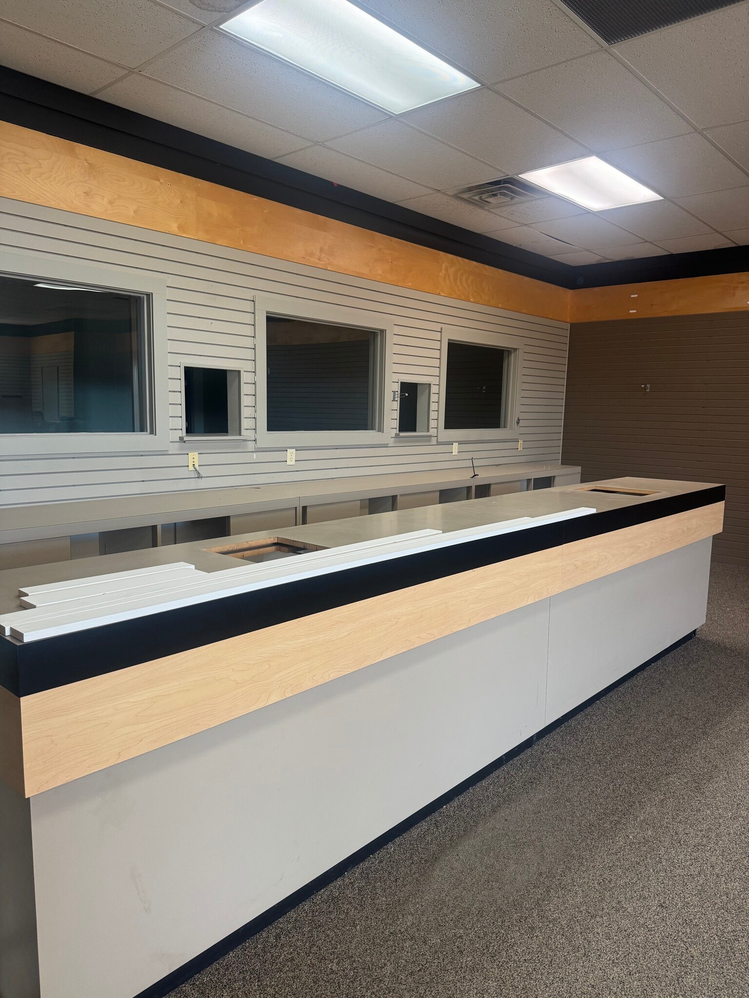 4501-4513 Southern Hills Dr, Sioux City, IA for lease Building Photo- Image 1 of 1