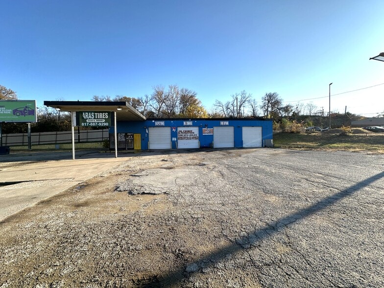 2320 E Berry St, Fort Worth, TX for sale - Building Photo - Image 2 of 21