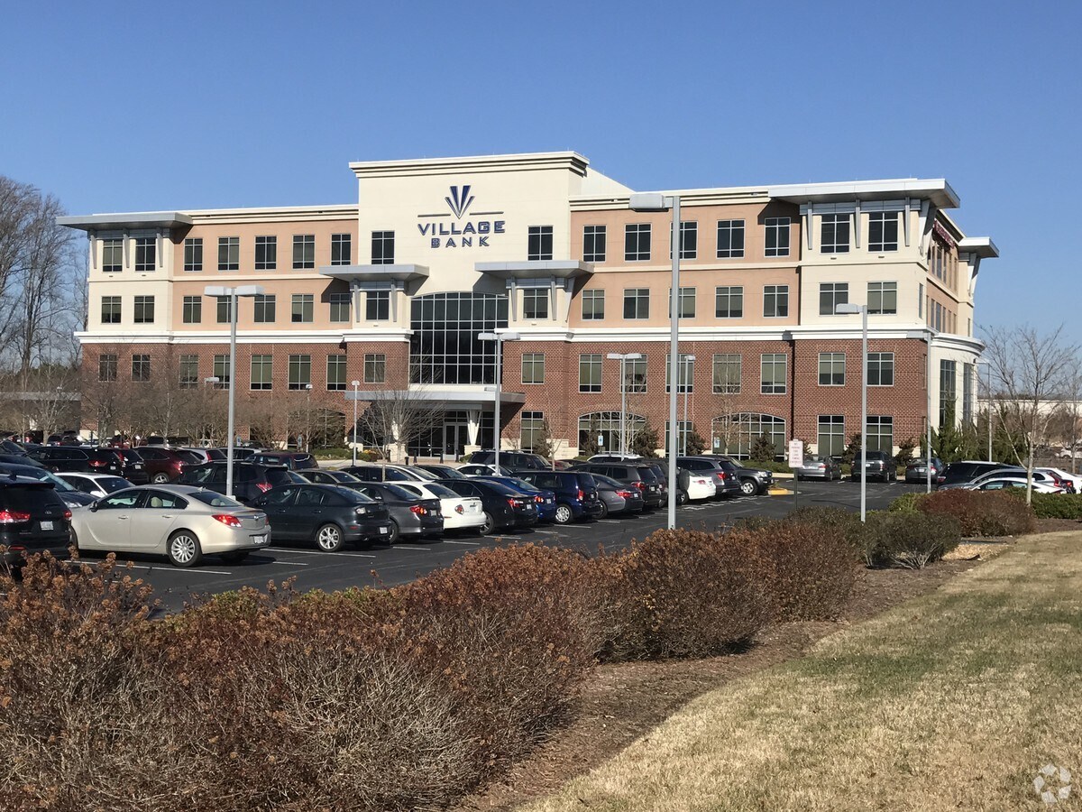 15521 Midlothian Tpke, Midlothian, VA 23113 Village Bank Headquarters