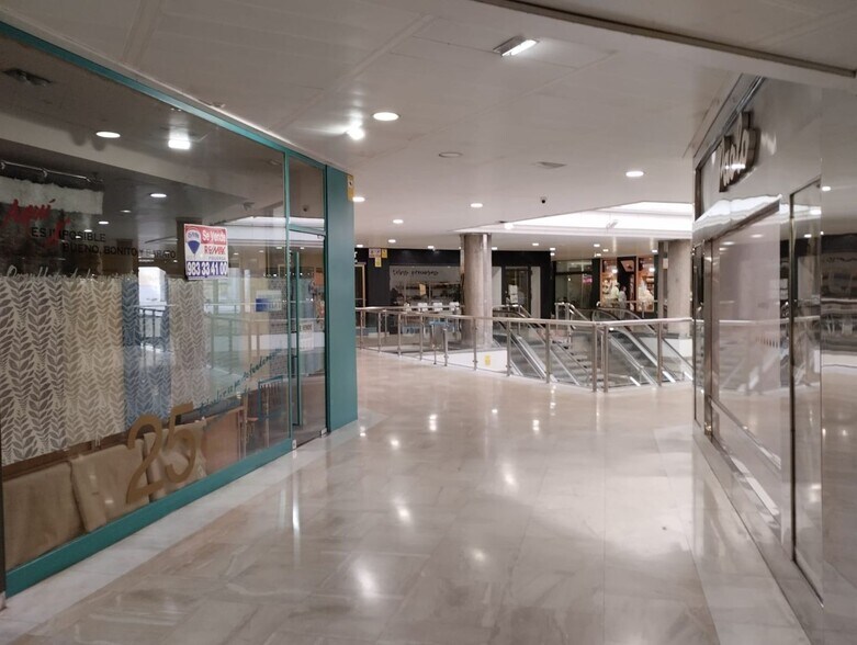 Retail in Valladolid for sale - Building Photo - Image 3 of 16