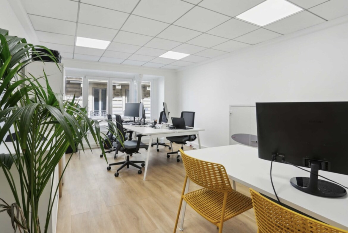 12 Rue Auber, LE VÉSINET for lease Interior Photo- Image 1 of 4