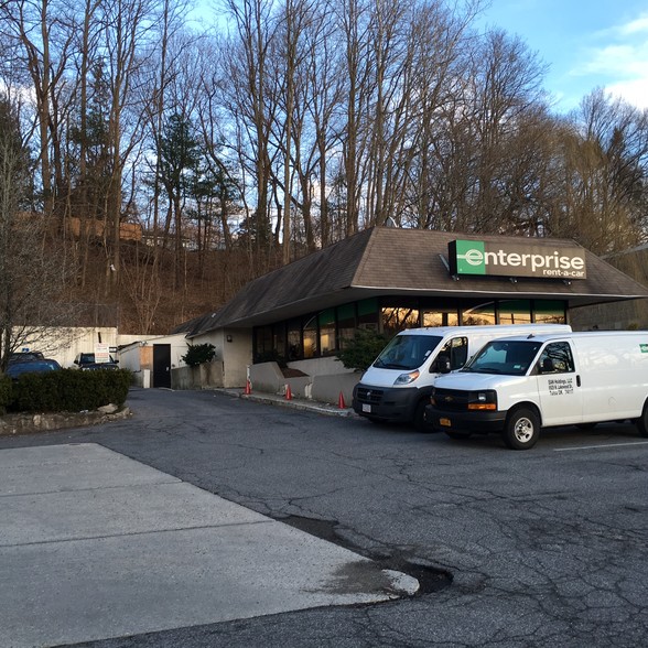 192 N Bedford Rd, Mount Kisco, NY for lease - Building Photo - Image 2 of 2