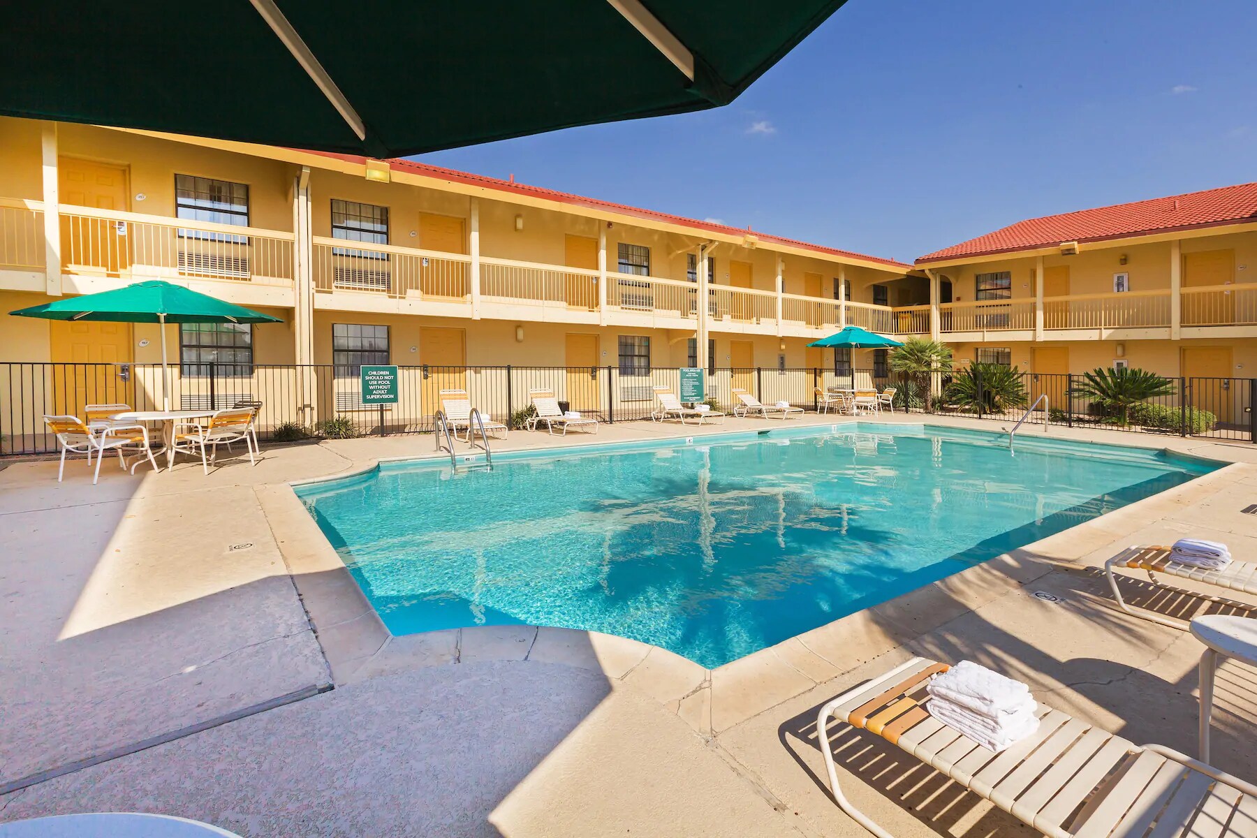 2525 E Main St, Eagle Pass, TX 78852 La Quinta Inn by Wyndham Eagle