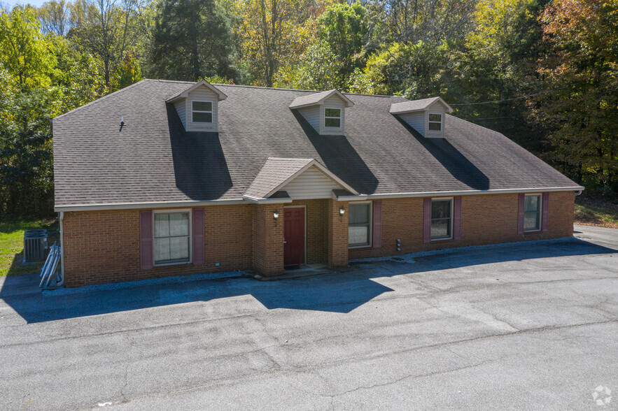 2215 S Roane St, Harriman, TN for sale - Building Photo - Image 1 of 1