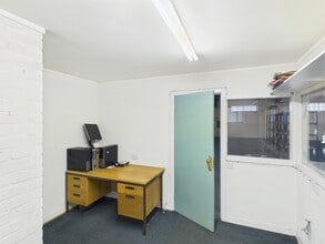 1-9 Plantation St, Lochgelly for lease Interior Photo- Image 2 of 2