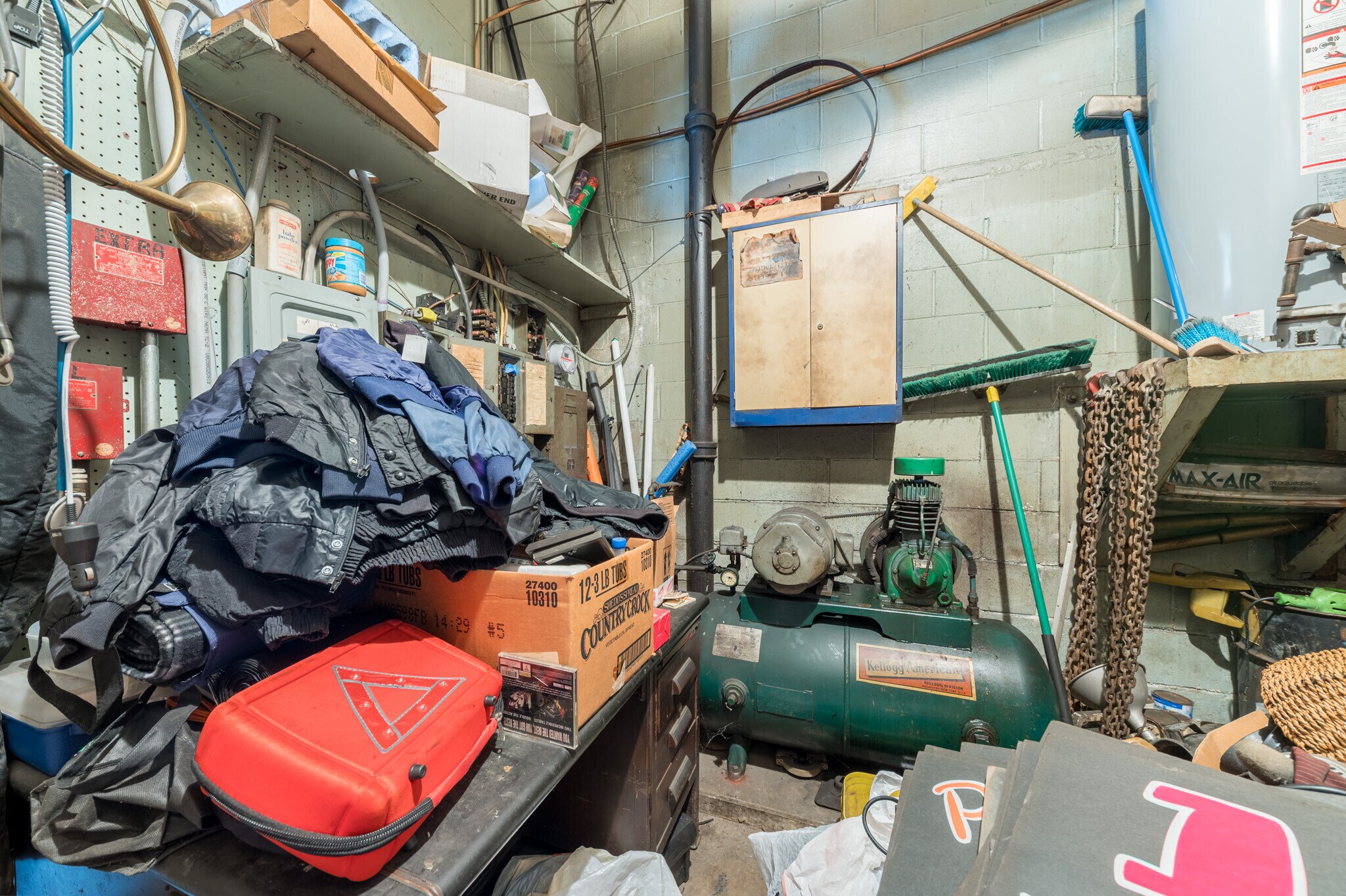 414 Corbin Pl, Fairmont, WV 26554 Gas/Service Station City Center