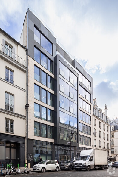 48 Rue Croix Des Petits Champs, Paris for lease - Primary Photo - Image 1 of 2