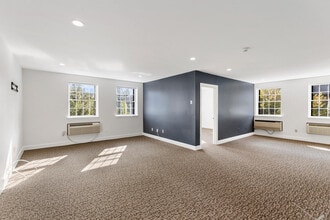 1842-1844 Massachusetts Ave, Lexington, MA for lease Interior Photo- Image 2 of 15