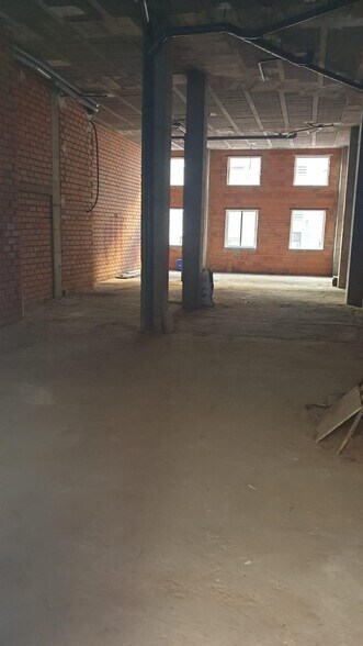 Retail in Cáceres, Cáceres for lease - Building Photo - Image 2 of 2