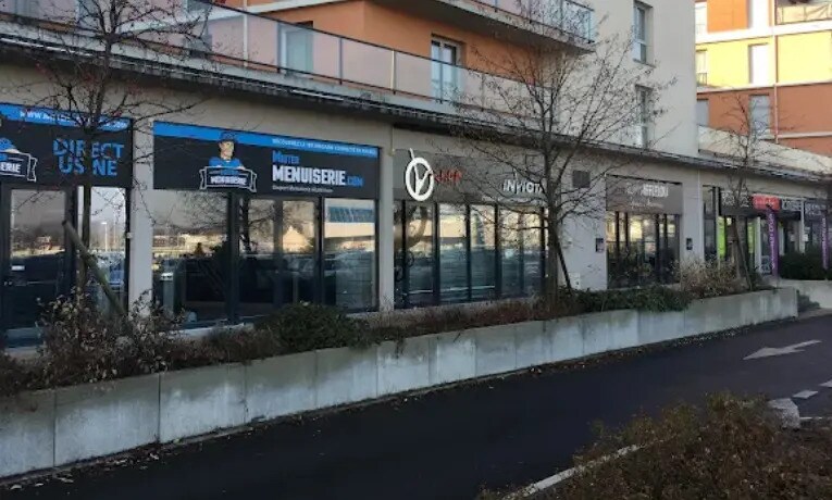 Retail in Quincy-sous-Sénart for lease - Building Photo - Image 2 of 8