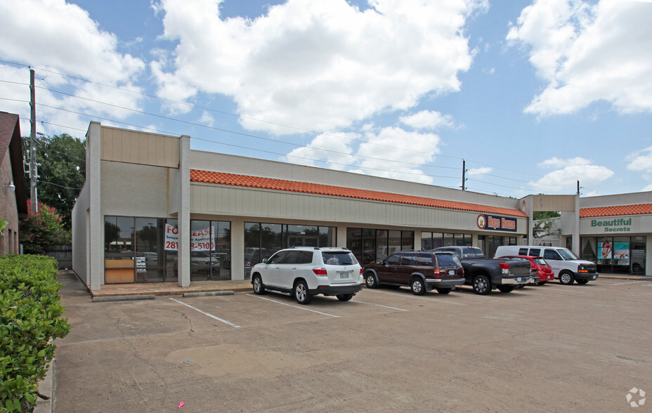 2307-2321 S Hwy 6, Houston, TX for lease - Primary Photo - Image 1 of 2