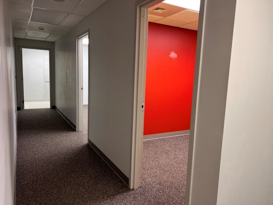 1112-1128 Broadway St, Quincy, IL for lease Interior Photo- Image 1 of 8