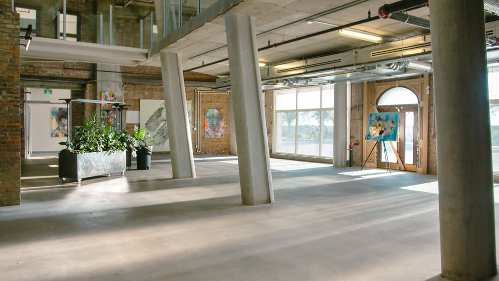 9660 Jasper Av NW, Edmonton, AB for lease - Building Photo - Image 3 of 6